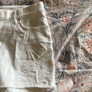 Lilly Pulitzer Whote Denim Shorts.